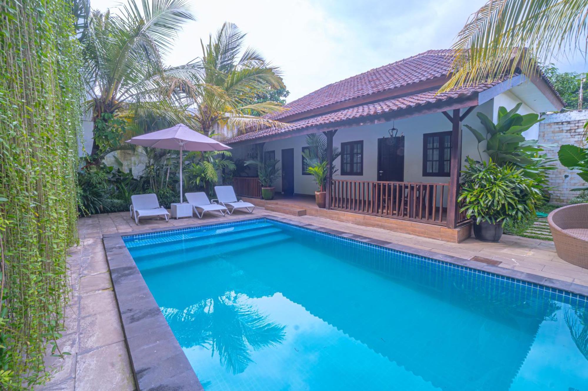 ホテル La Casa Jogja Kejayan エクステリア 写真